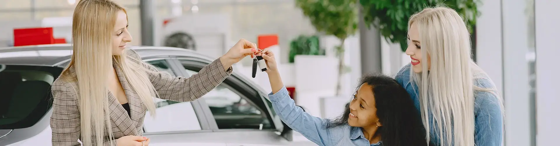 https://hillzcdn.ca/rapidfinancinginc/6667447080601738-scarboro.valu_your trade.webp